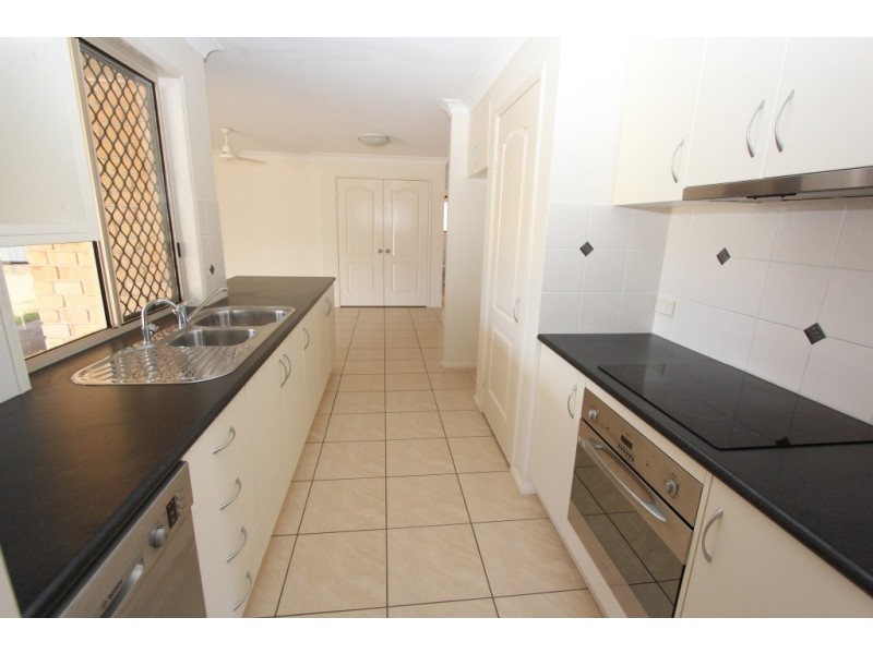 17 Bottlebrush St, Kingaroy QLD 4610