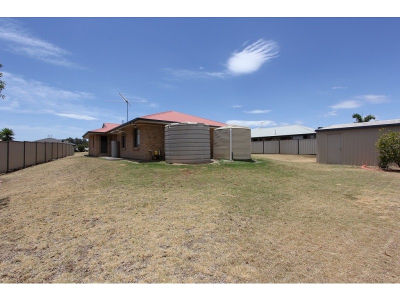 17 Bottlebrush St, Kingaroy QLD 4610