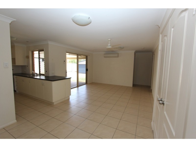 17 Bottlebrush St, Kingaroy QLD 4610