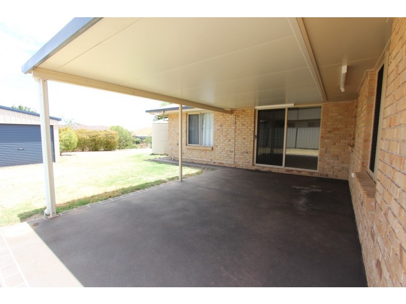 17 Bottlebrush St, Kingaroy QLD 4610