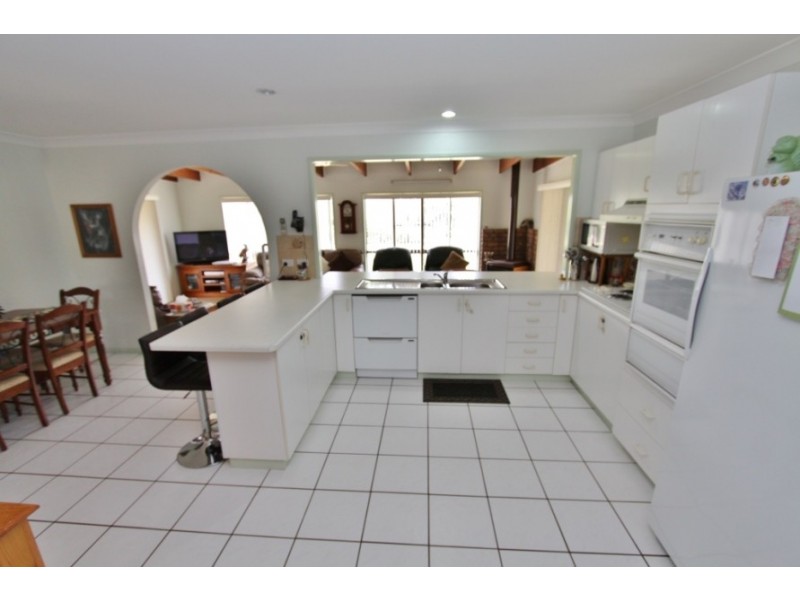 8 Tarong Drive, Kingaroy QLD 4610