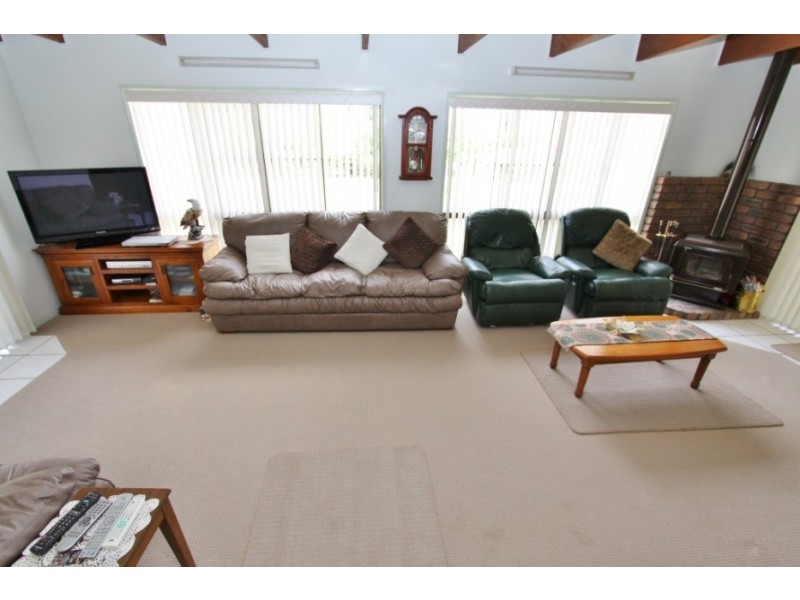 8 Tarong Drive, Kingaroy QLD 4610