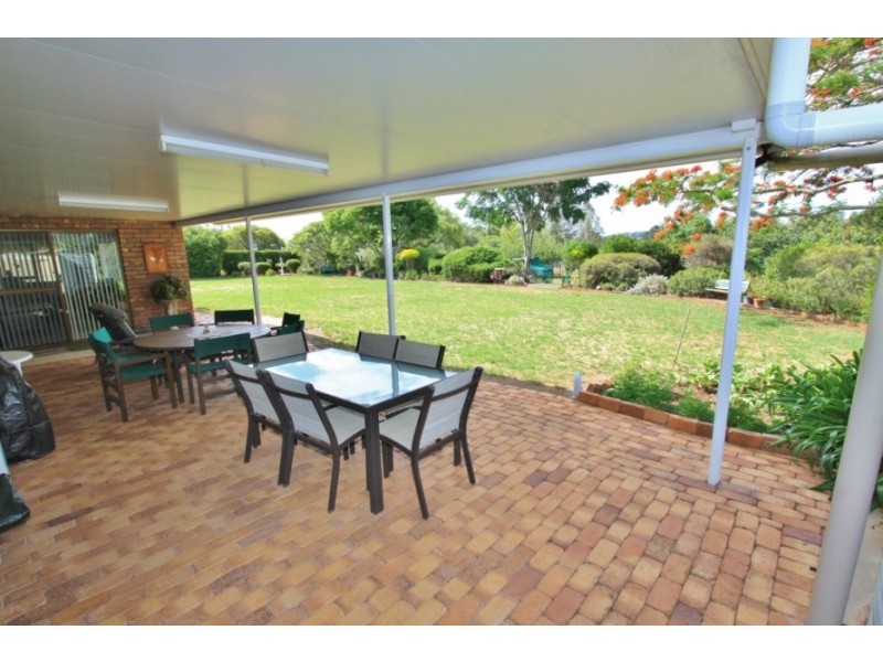 8 Tarong Drive, Kingaroy QLD 4610