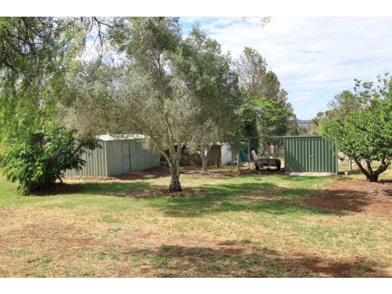 8 Tarong Drive, Kingaroy QLD 4610