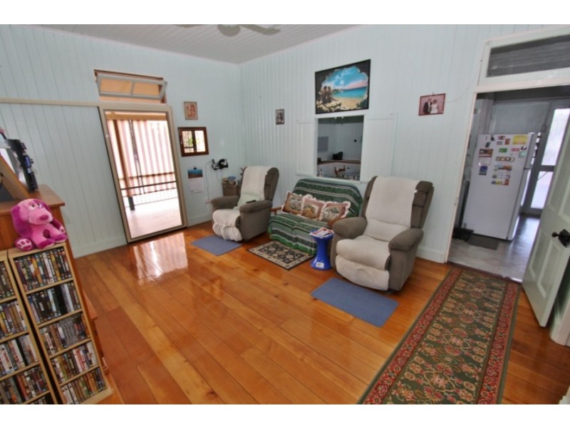 27 Rodney Street, Proston QLD 4613