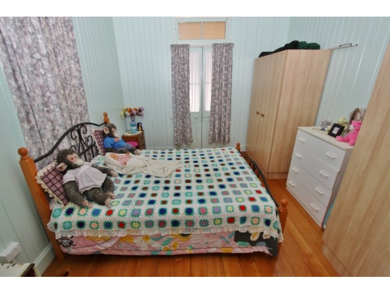 27 Rodney Street, Proston QLD 4613