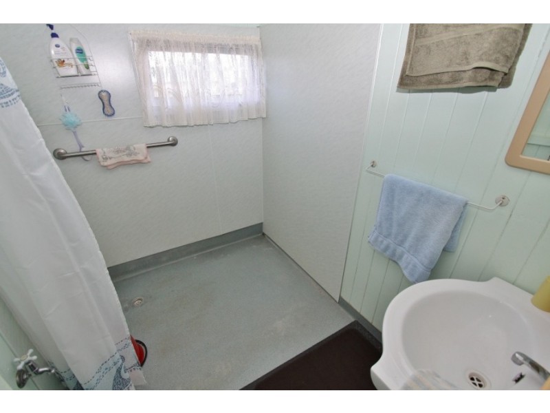 27 Rodney Street, Proston QLD 4613