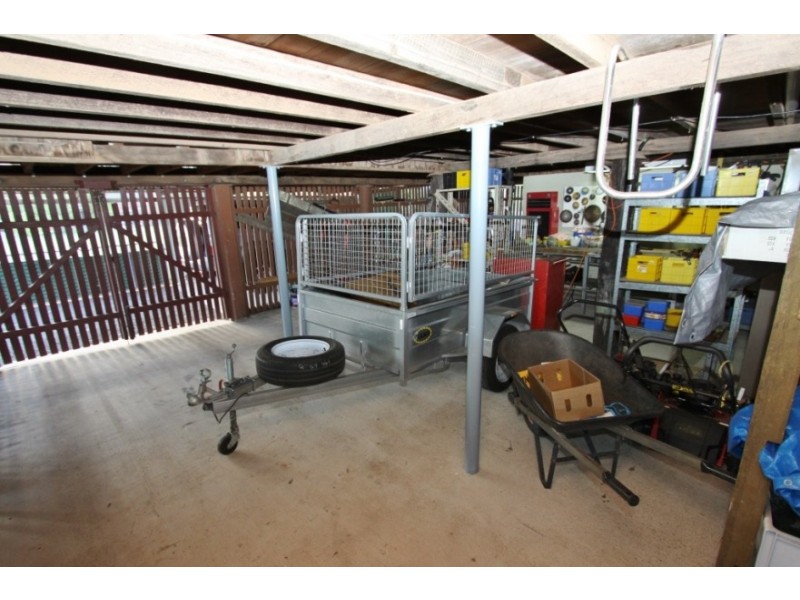 27 Rodney Street, Proston QLD 4613