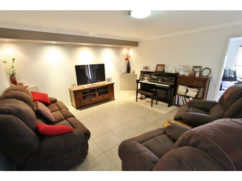 14 Bridgeman Pde, Kingaroy QLD 4610
