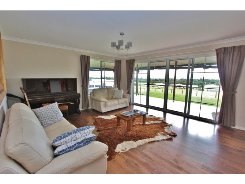 5 Crows Ash Crescent, Kingaroy QLD 4610