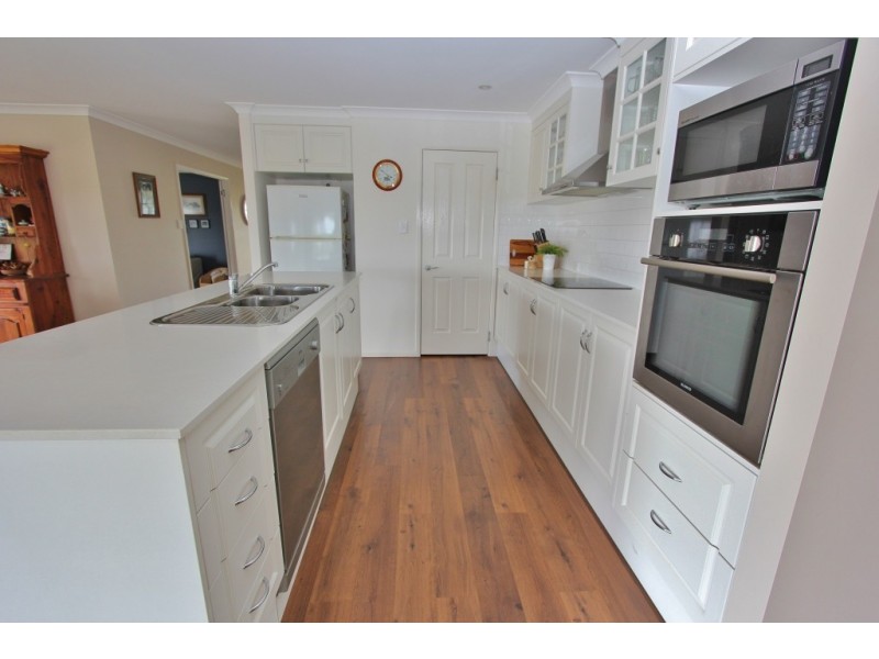 5 Crows Ash Crescent, Kingaroy QLD 4610