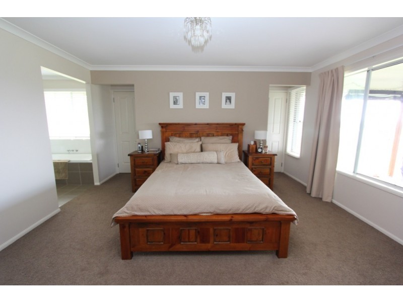 5 Crows Ash Crescent, Kingaroy QLD 4610