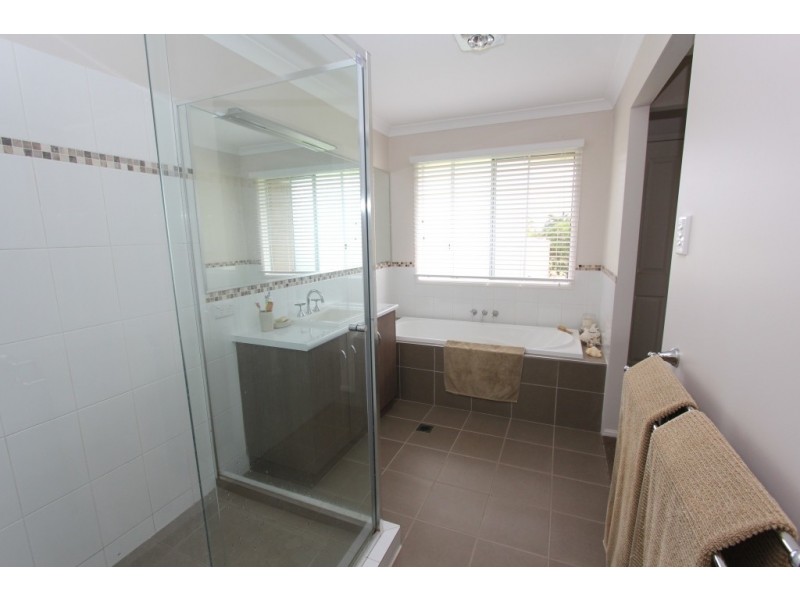 5 Crows Ash Crescent, Kingaroy QLD 4610