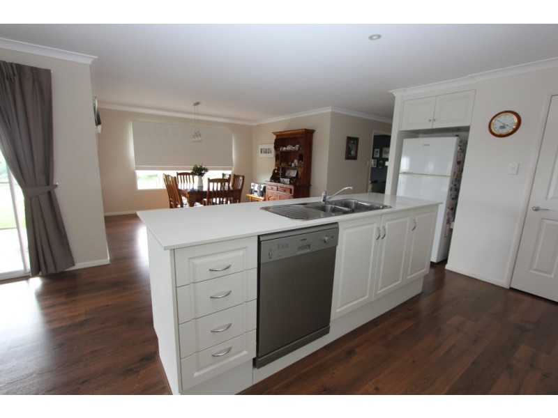 5 Crows Ash Crescent, Kingaroy QLD 4610
