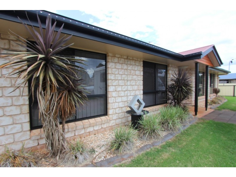 12 Andrew St, Wooroolin QLD 4608