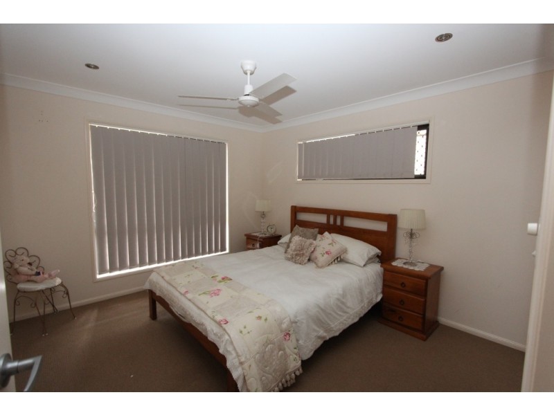 12 Andrew St, Wooroolin QLD 4608