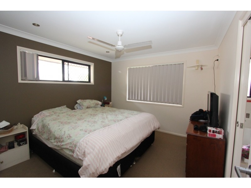 12 Andrew St, Wooroolin QLD 4608
