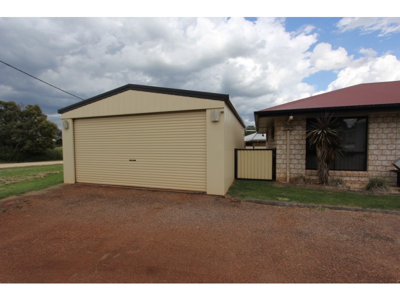 12 Andrew St, Wooroolin QLD 4608