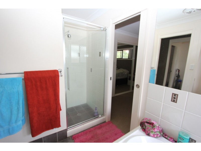 12 Andrew St, Wooroolin QLD 4608