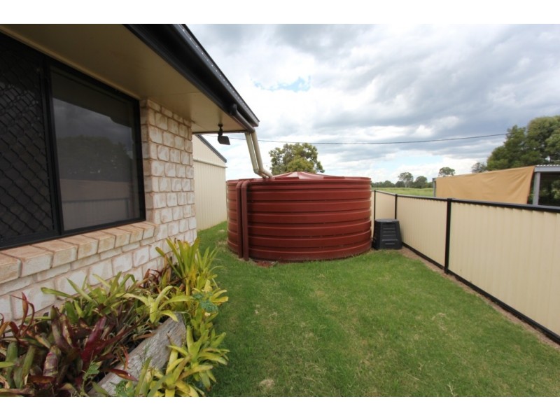 12 Andrew St, Wooroolin QLD 4608
