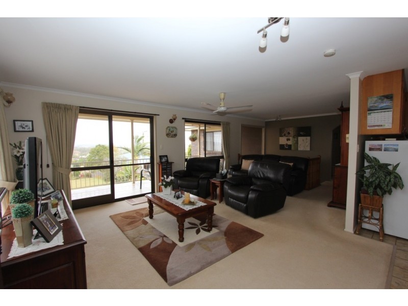 18 Adermann Drive, Kingaroy QLD 4610
