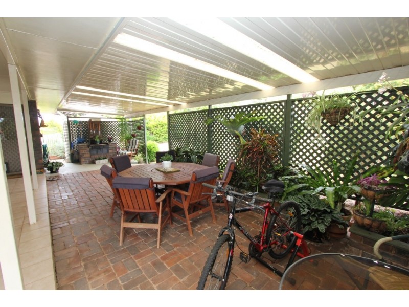 18 Adermann Drive, Kingaroy QLD 4610