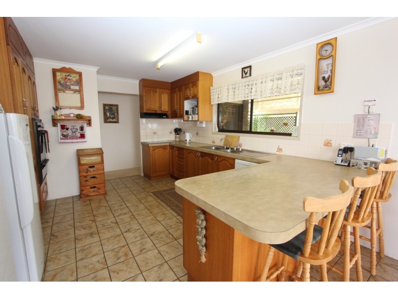 18 Adermann Drive, Kingaroy QLD 4610