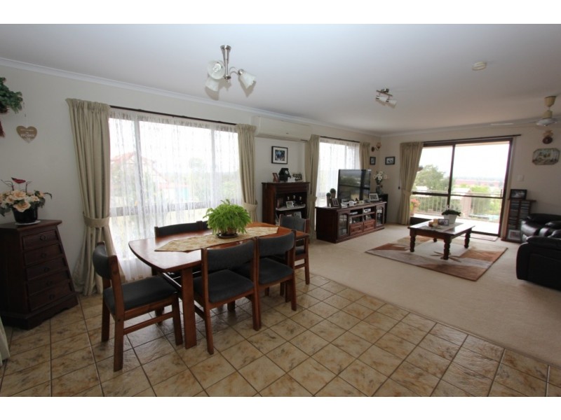18 Adermann Drive, Kingaroy QLD 4610