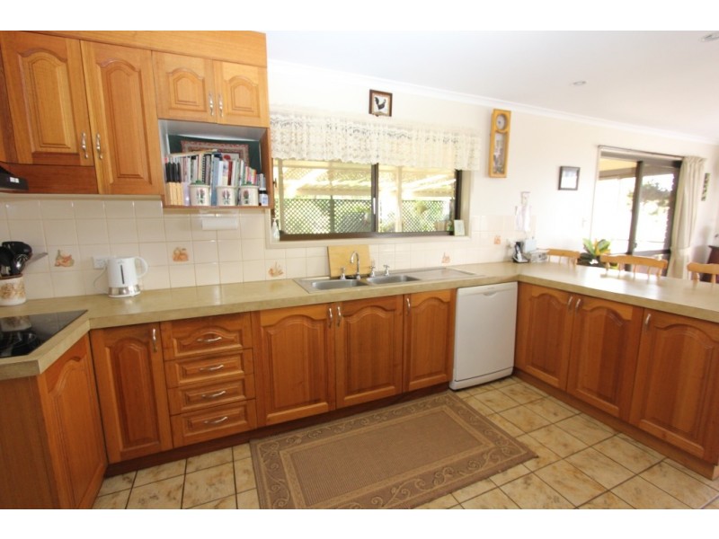 18 Adermann Drive, Kingaroy QLD 4610