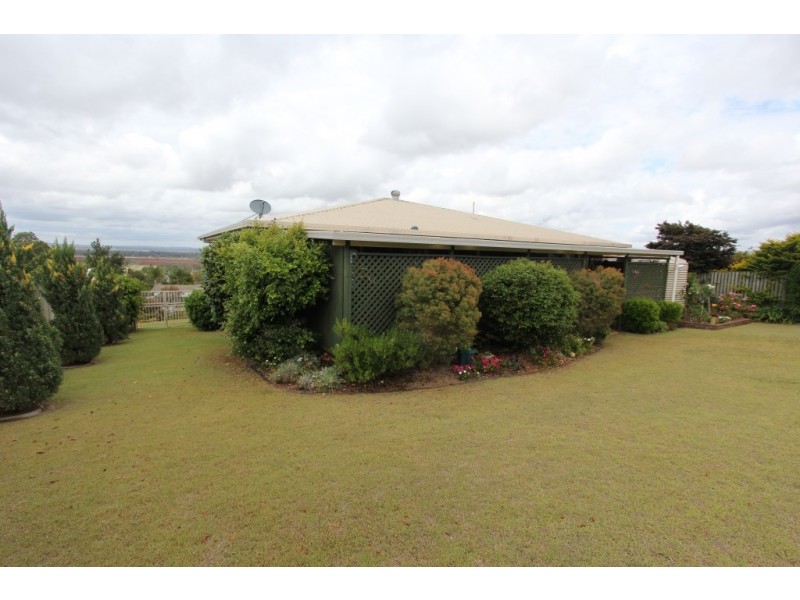 18 Adermann Drive, Kingaroy QLD 4610
