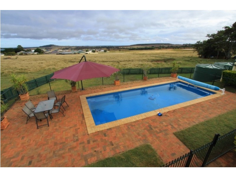 66 Moore Street, Kingaroy QLD 4610