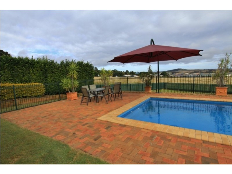 66 Moore Street, Kingaroy QLD 4610