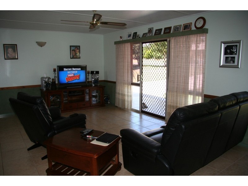 98-100 Moore Street, Kingaroy QLD 4610