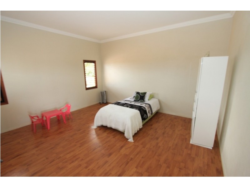 8 Freeman Crt, Kingaroy QLD 4610