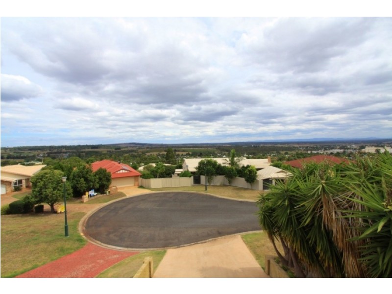 8 Freeman Crt, Kingaroy QLD 4610
