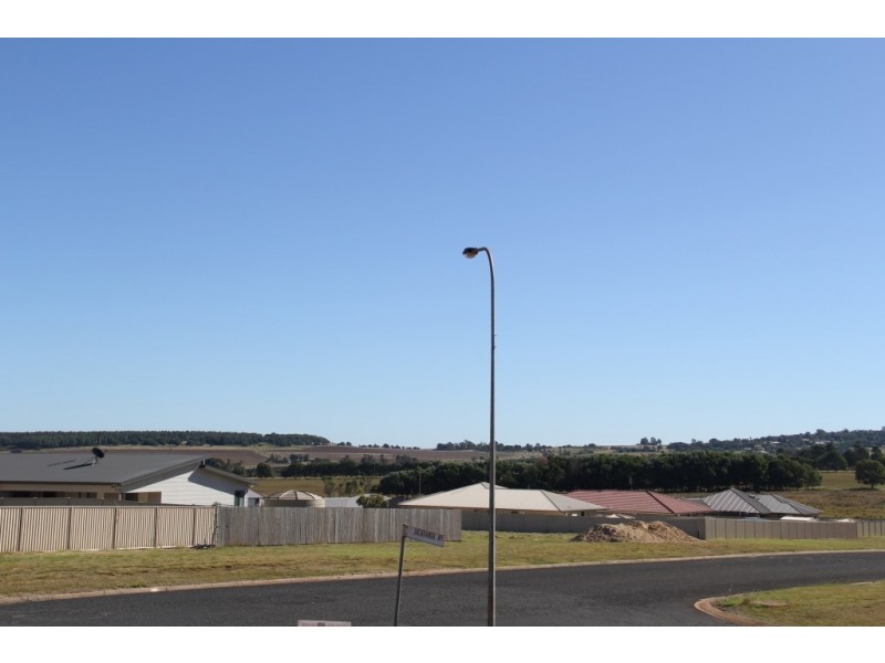 1 jacaranda, Kingaroy QLD 4610