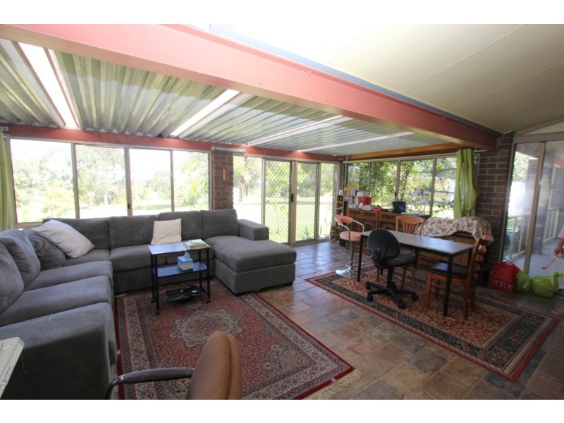 27 North Kerton Rd, Nanango QLD 4615