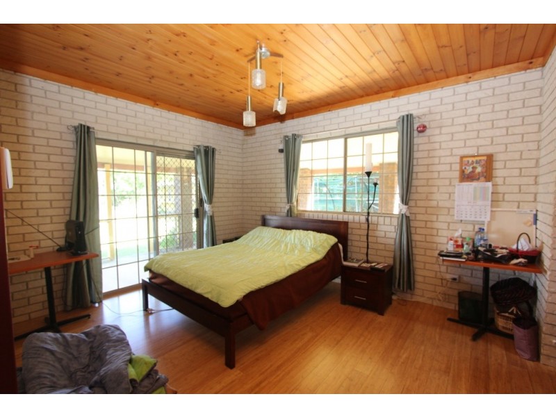 27 North Kerton Rd, Nanango QLD 4615