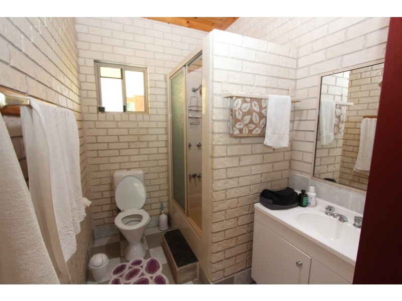 27 North Kerton Rd, Nanango QLD 4615