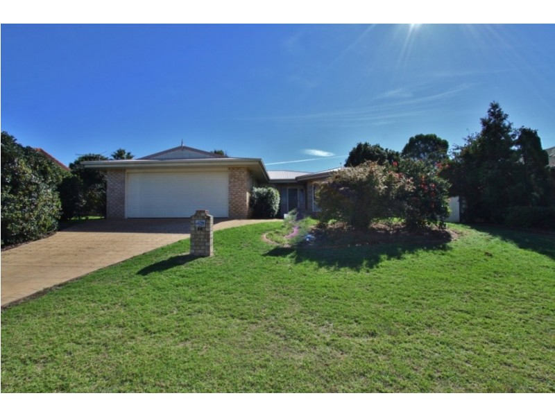 60 Cowie Drive, Kingaroy QLD 4610