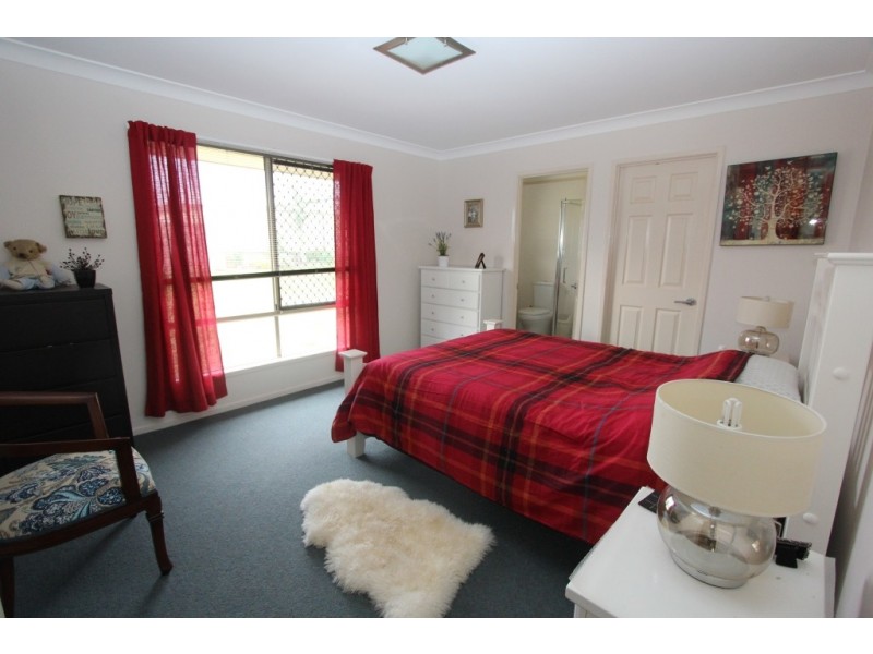 42 Bottlebrush St, Kingaroy QLD 4610