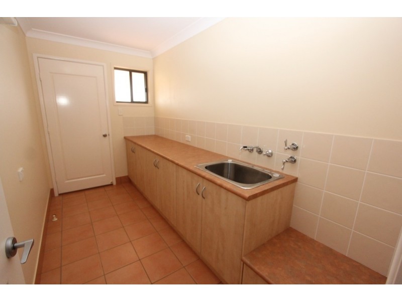 16 Hillview Parade, Kingaroy QLD 4610