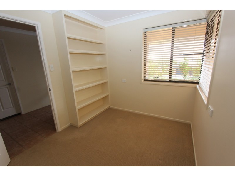 16 Hillview Parade, Kingaroy QLD 4610