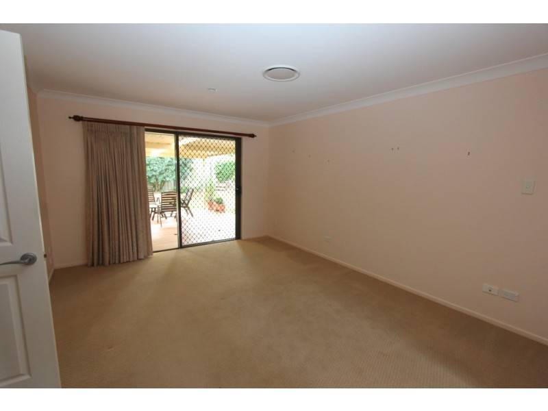 16 Hillview Parade, Kingaroy QLD 4610