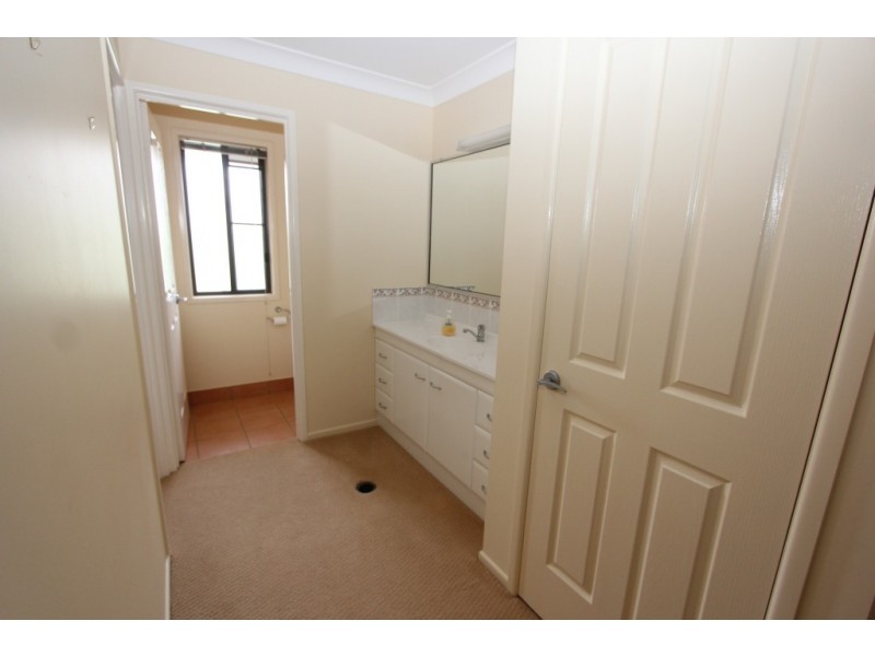 16 Hillview Parade, Kingaroy QLD 4610