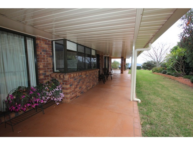 16 Hillview Parade, Kingaroy QLD 4610