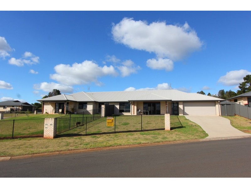 Unit 2, 1 Heath Tce, Kingaroy QLD 4610