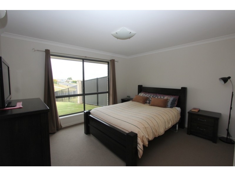 Unit 2, 1 Heath Tce, Kingaroy QLD 4610