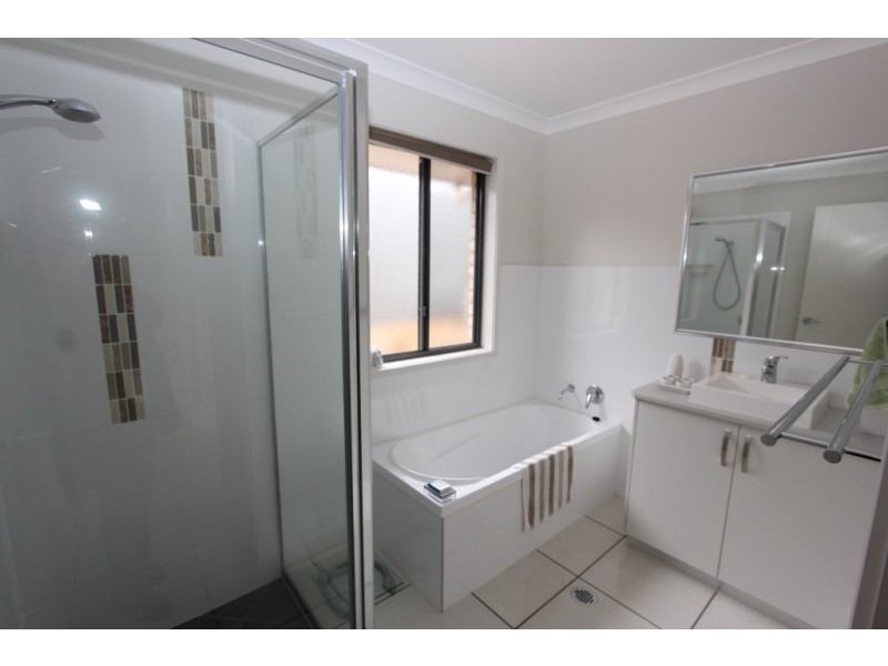 Unit 2, 1 Heath Tce, Kingaroy QLD 4610