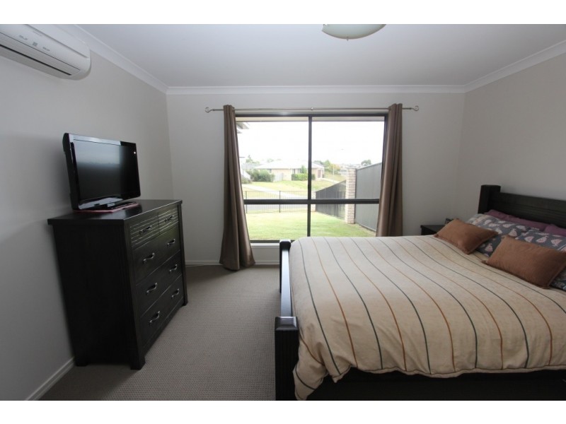Unit 2, 1 Heath Tce, Kingaroy QLD 4610